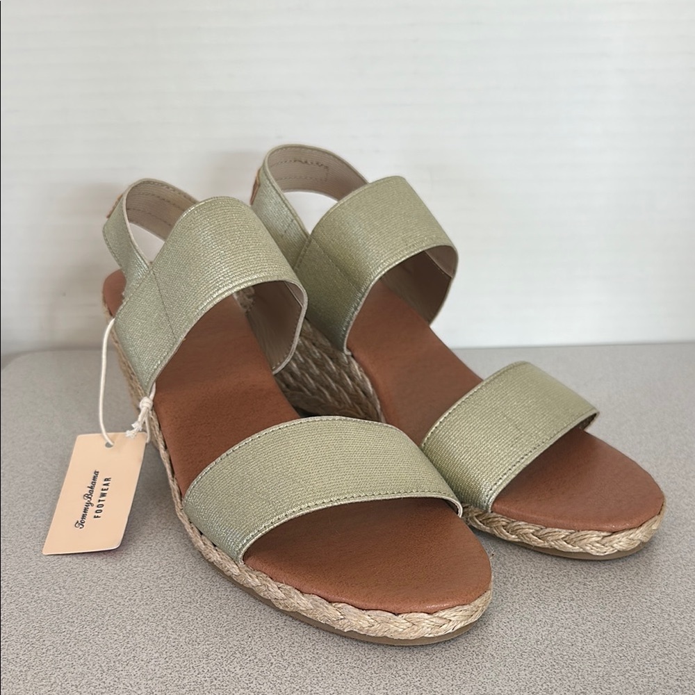 NEW Tommy Bahama‎ Sakura With Silver Elastic Straps